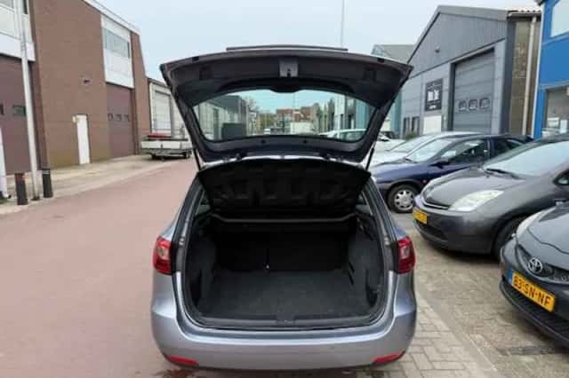 SEAT Ibiza (2015) thumbnail 5