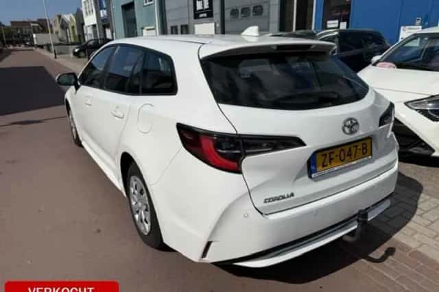 Toyota Corolla (2019) thumbnail 3