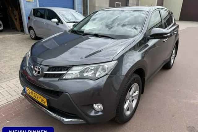 Toyota RAV4 (2013) thumbnail 1
