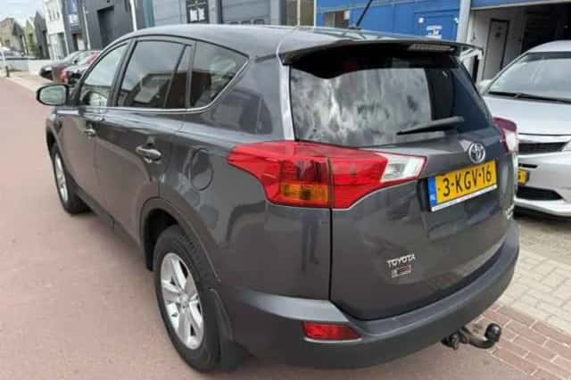 Toyota RAV4 (2013) thumbnail 3