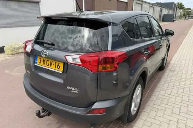 Toyota RAV4 (2013) thumbnail 6