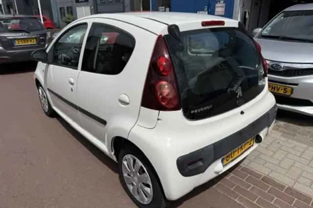 Peugeot 107 (2012) thumbnail 3