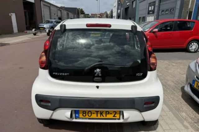 Peugeot 107 (2012) thumbnail 4
