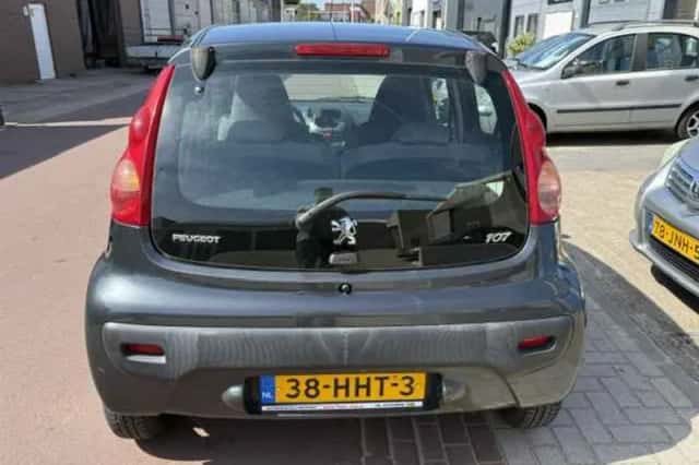 Peugeot 107 (2009) thumbnail 4