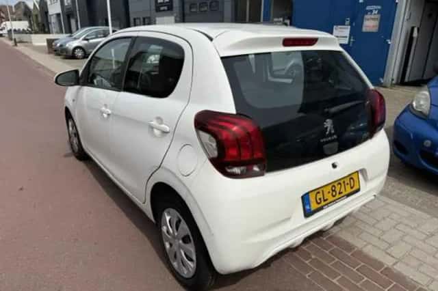 Peugeot 108 (2015) thumbnail 3