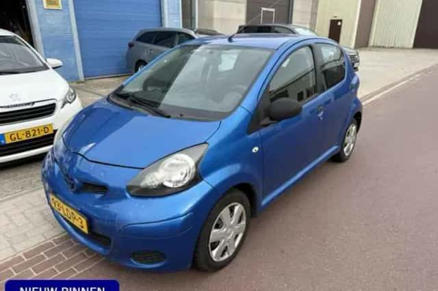 Toyota Aygo (2010) thumbnail 1