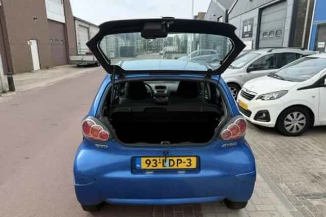 Toyota Aygo (2010) thumbnail 5