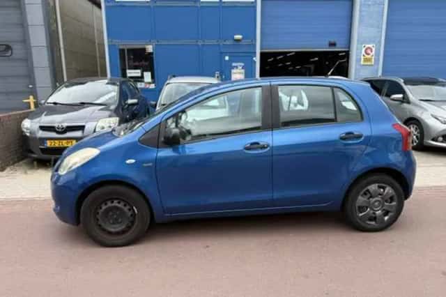 Toyota Yaris (2006) thumbnail 2