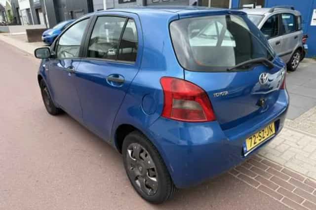 Toyota Yaris (2006) thumbnail 3