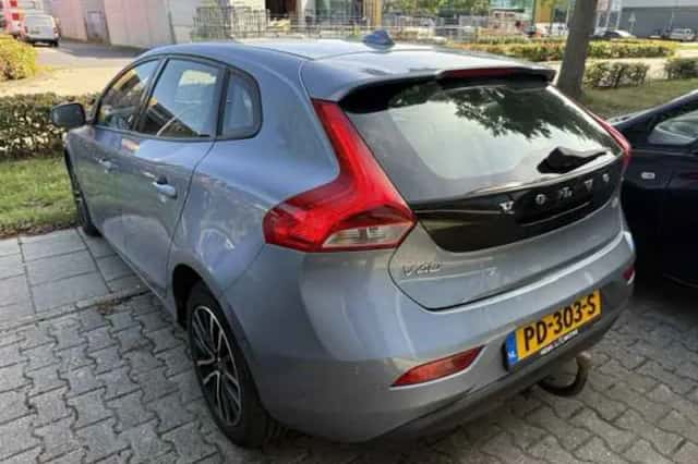 Volvo V40 (2017) thumbnail 3