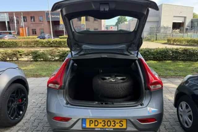 Volvo V40 (2017) thumbnail 5