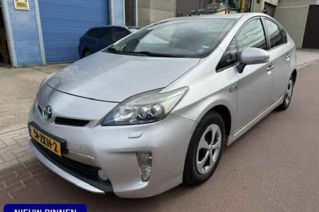 Toyota Prius (2012) thumbnail 1