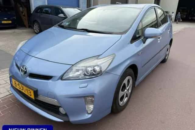 Toyota Prius (2013) thumbnail 1