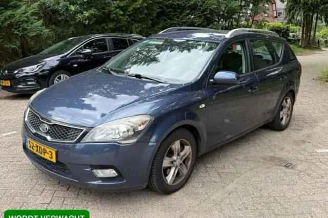 Kia Cee'd (2012) thumbnail 1