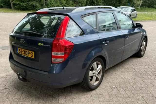 Kia Cee'd (2012) thumbnail 3
