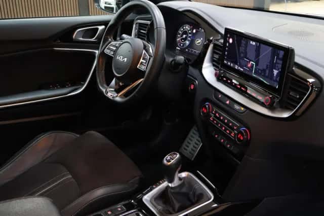 Kia Proceed (2022) thumbnail 3