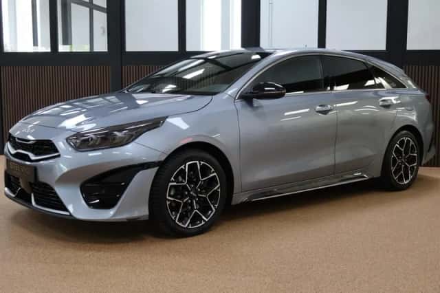 Kia Proceed (2022) thumbnail 5