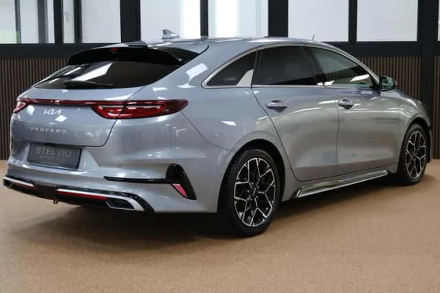 Kia Proceed (2022) thumbnail 6