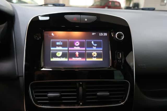 Renault Clio (2018) thumbnail 4