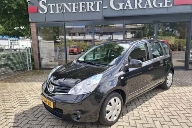 Nissan Note (2010) thumbnail 1