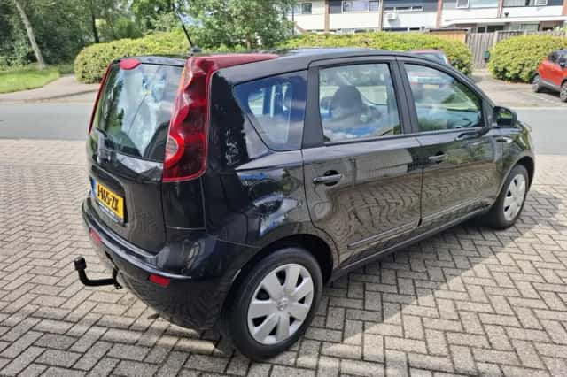 Nissan Note (2010) thumbnail 5