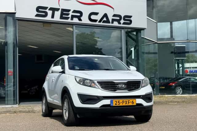Kia Sportage (2011) thumbnail 3