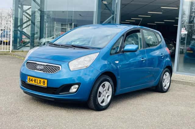 Kia Venga (2010) thumbnail 2