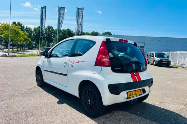 Peugeot 107 (2009) thumbnail 5