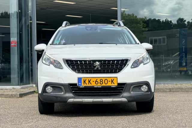 Peugeot 2008 (2016) thumbnail 2