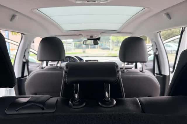 Peugeot 2008 (2016) thumbnail 6