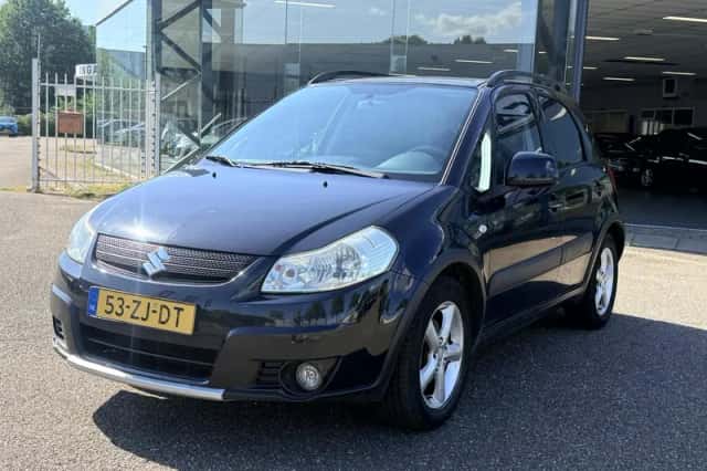 Suzuki SX4 (2008) thumbnail 2