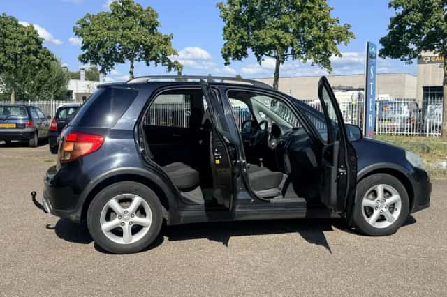 Suzuki SX4 (2008) thumbnail 5