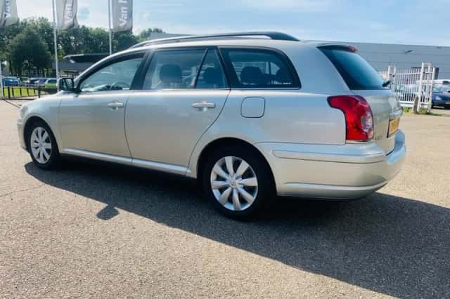 Toyota Avensis (2008) thumbnail 6