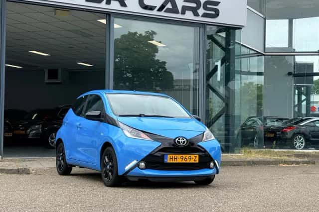 Toyota Aygo (2015) thumbnail 3