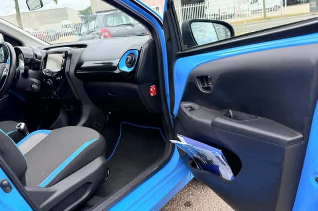 Toyota Aygo (2015) thumbnail 6