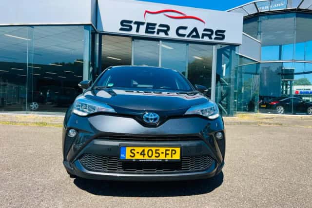 Toyota C-HR (2023) thumbnail 5