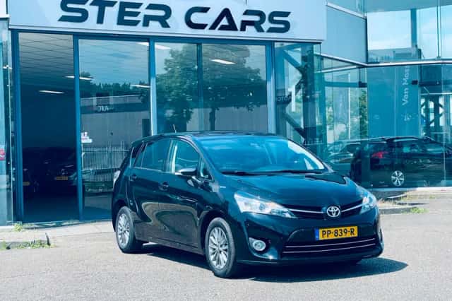 Toyota Verso (2017) thumbnail 1