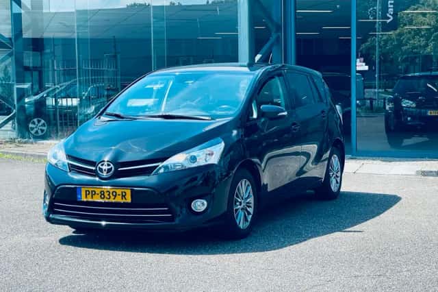 Toyota Verso (2017) thumbnail 2