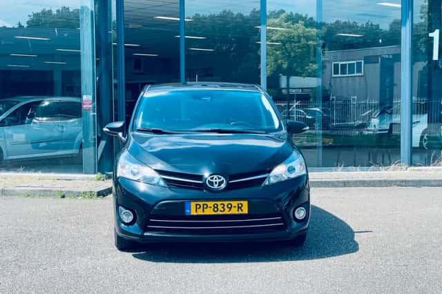 Toyota Verso (2017) thumbnail 3