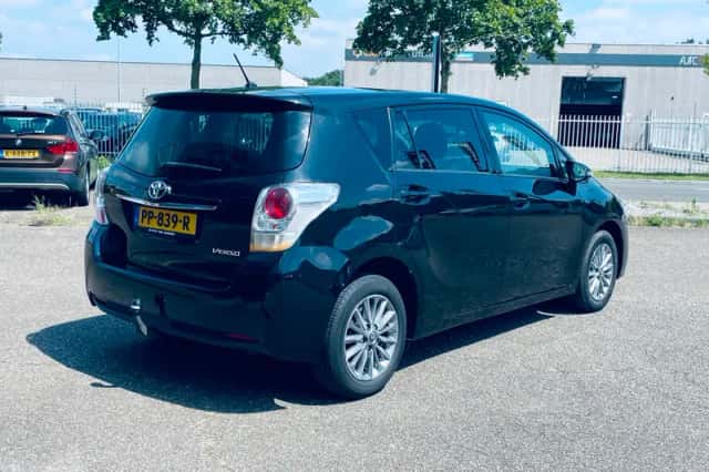 Toyota Verso (2017) thumbnail 6