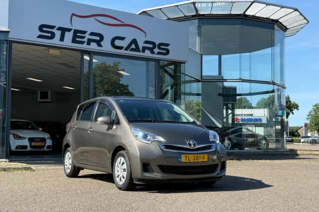 Toyota Verso-S (2014) thumbnail 1