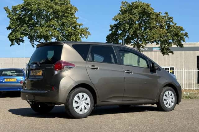 Toyota Verso-S (2014) thumbnail 6