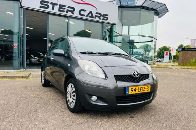 Toyota Yaris (2010) thumbnail 1