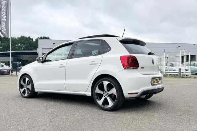 Volkswagen Polo (2012) thumbnail 3