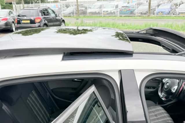 Volkswagen Polo (2012) thumbnail 5