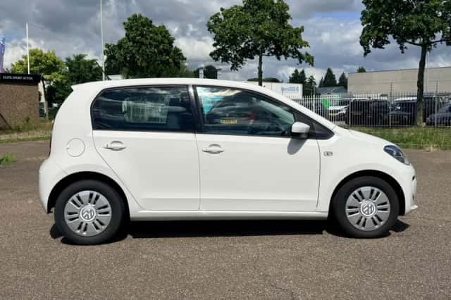Volkswagen Up! (2014) thumbnail 5