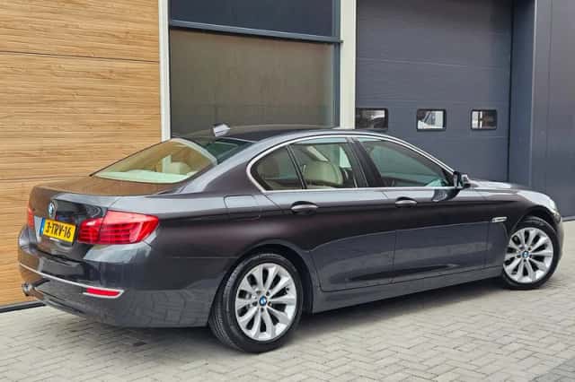 BMW 5-Serie (2014) thumbnail 2