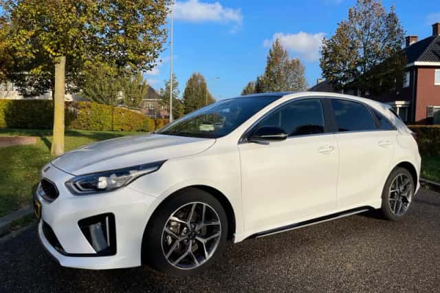 Kia Ceed (2020) thumbnail 1