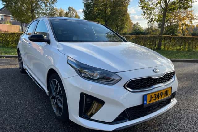Kia Ceed (2020) thumbnail 2
