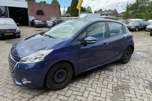 Peugeot 208 (2012) thumbnail 1